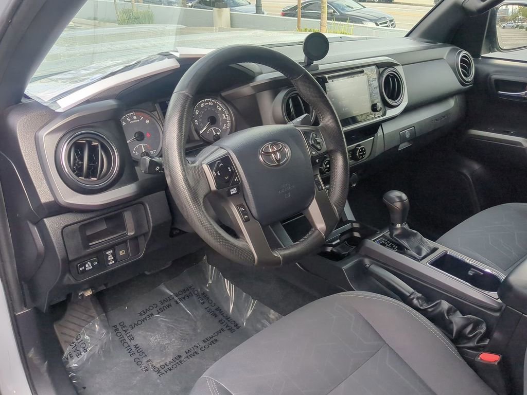 Used 2018 Toyota Tacoma TRD Sport RWD image 11