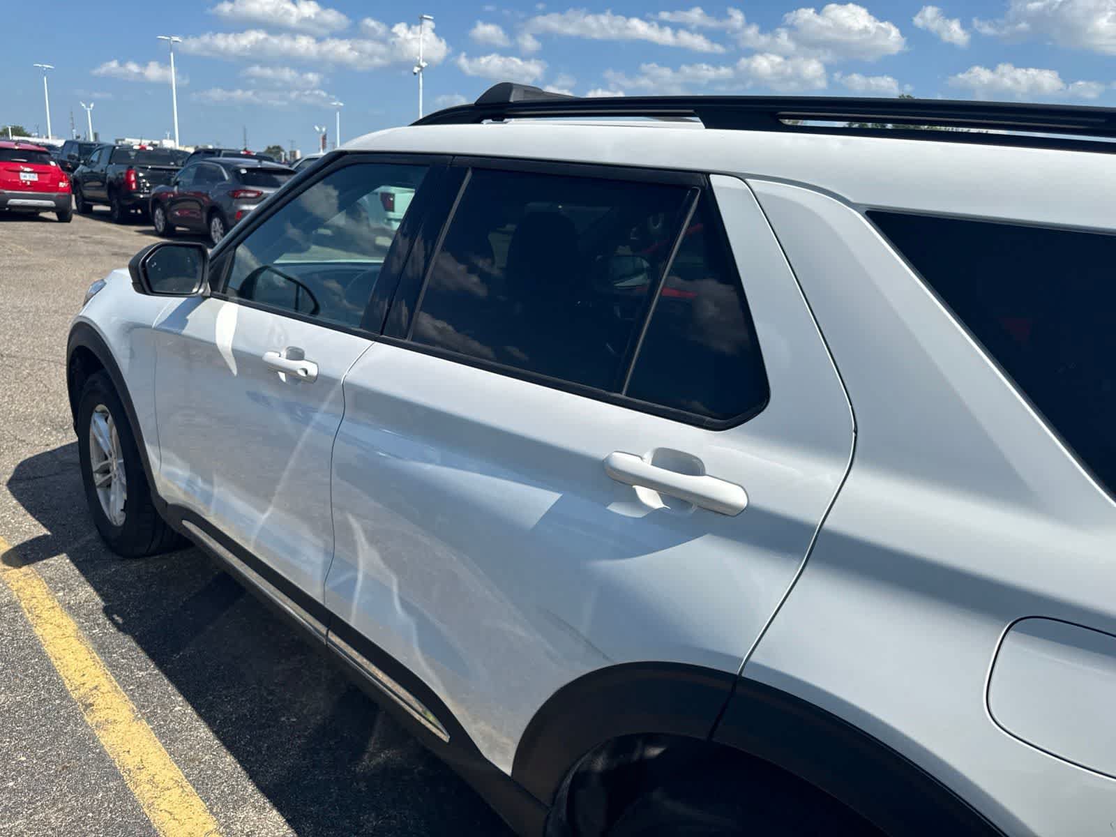 Used 2023 Ford Explorer XLT w/ Equipment Group 202A AWD/4WD image 15