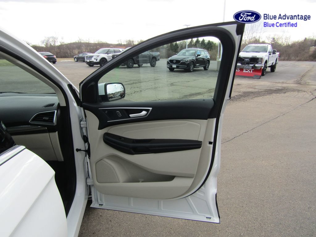 Certified 2024 Ford Edge Titanium AWD/4WD image 43