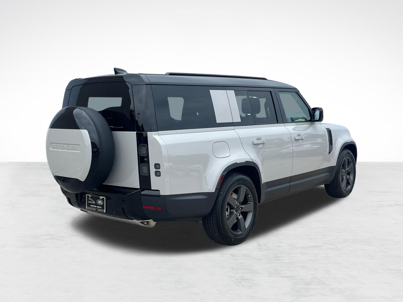 Used 2026 Land Rover Defender 130 S AWD/4WD image 9