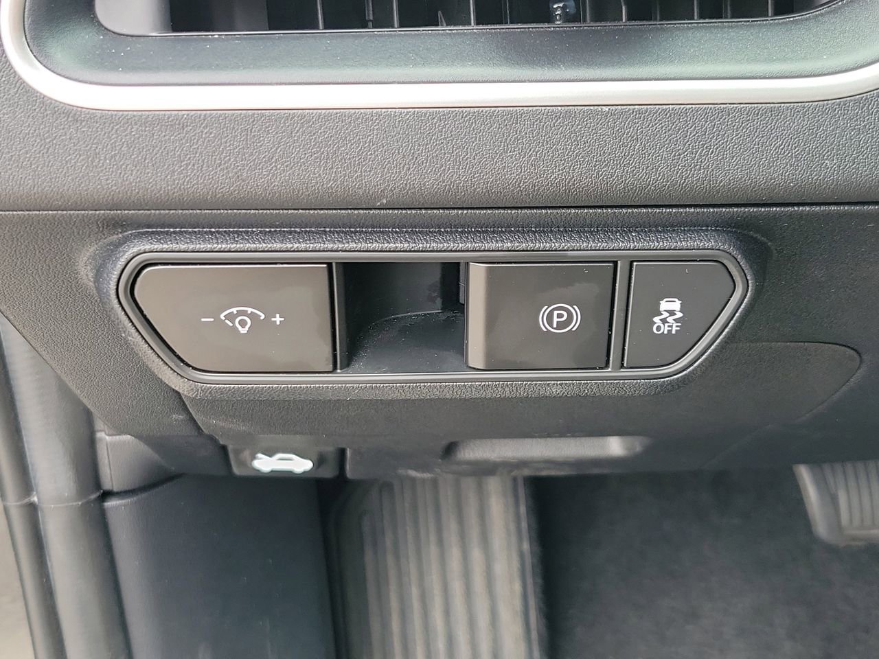 Used 2025 Kia K4 LXS image 29