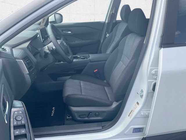 New 2026 Nissan Rogue SV w/ Cold Weather Package AWD/4WD image 13