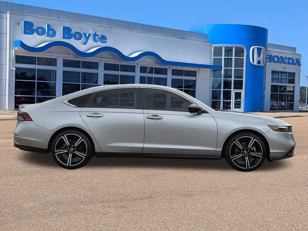Used 2023 Honda Accord Sport image 4