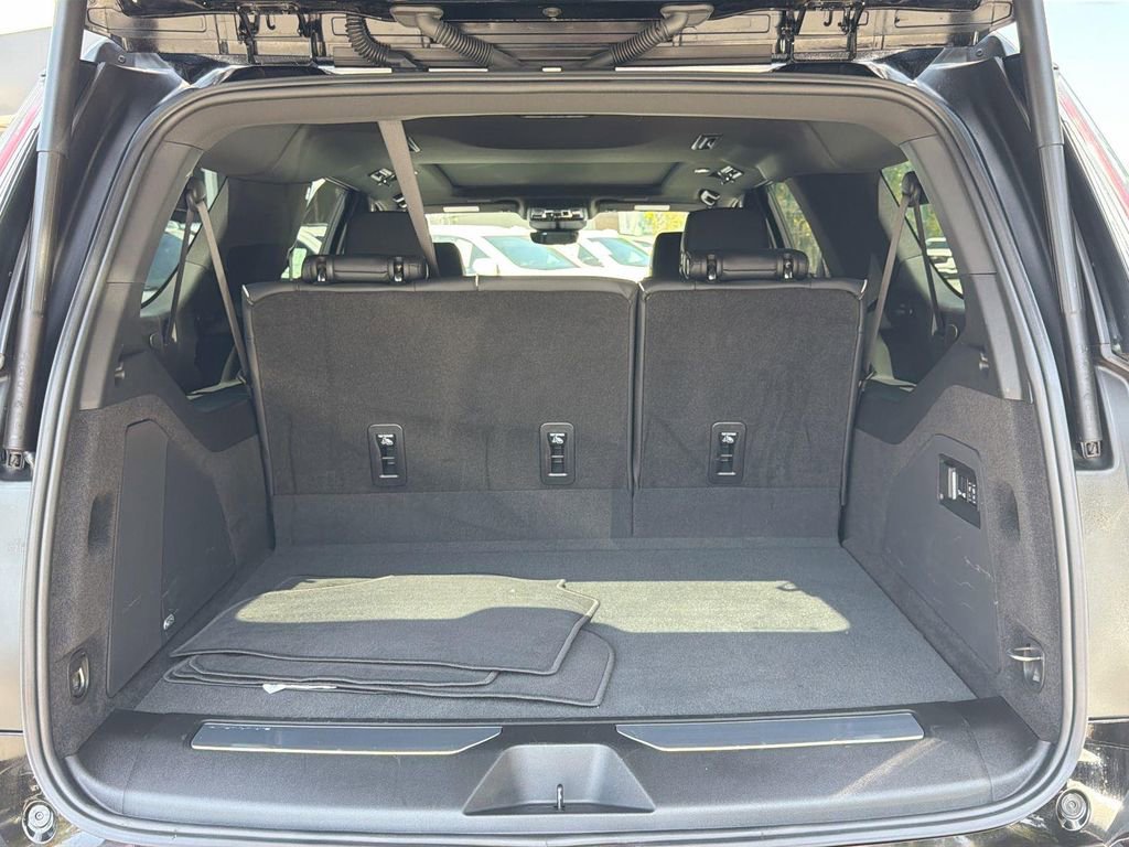 Certified 2025 Cadillac Escalade ESV Premium Luxury RWD image 28