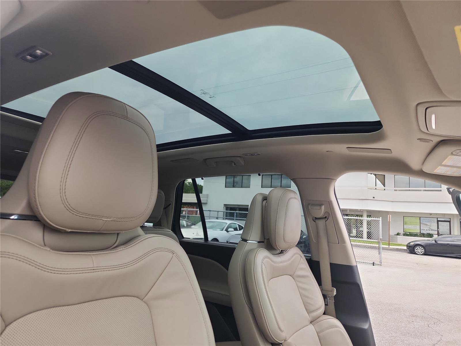 Used 2023 Lincoln Aviator Reserve w/ Equipment Group 201A AWD/4WD image 37