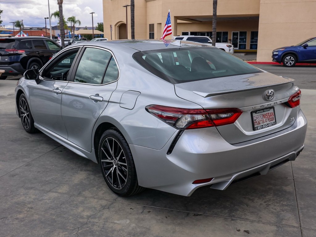 Used 2023 Toyota Camry SE image 6