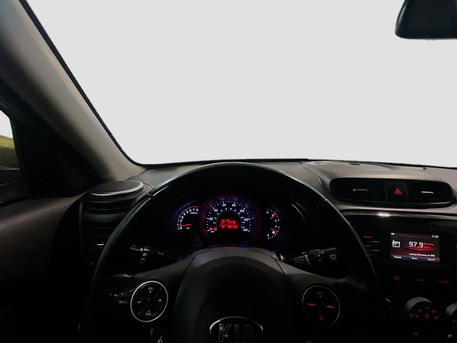 Used 2014 Kia Soul ! FWD image 7