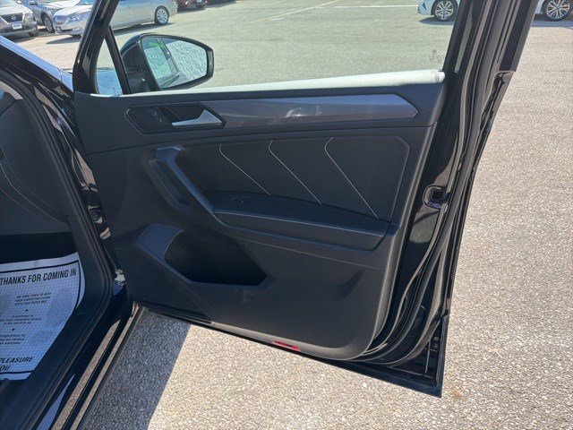 Used 2022 Volkswagen Tiguan SE image 17