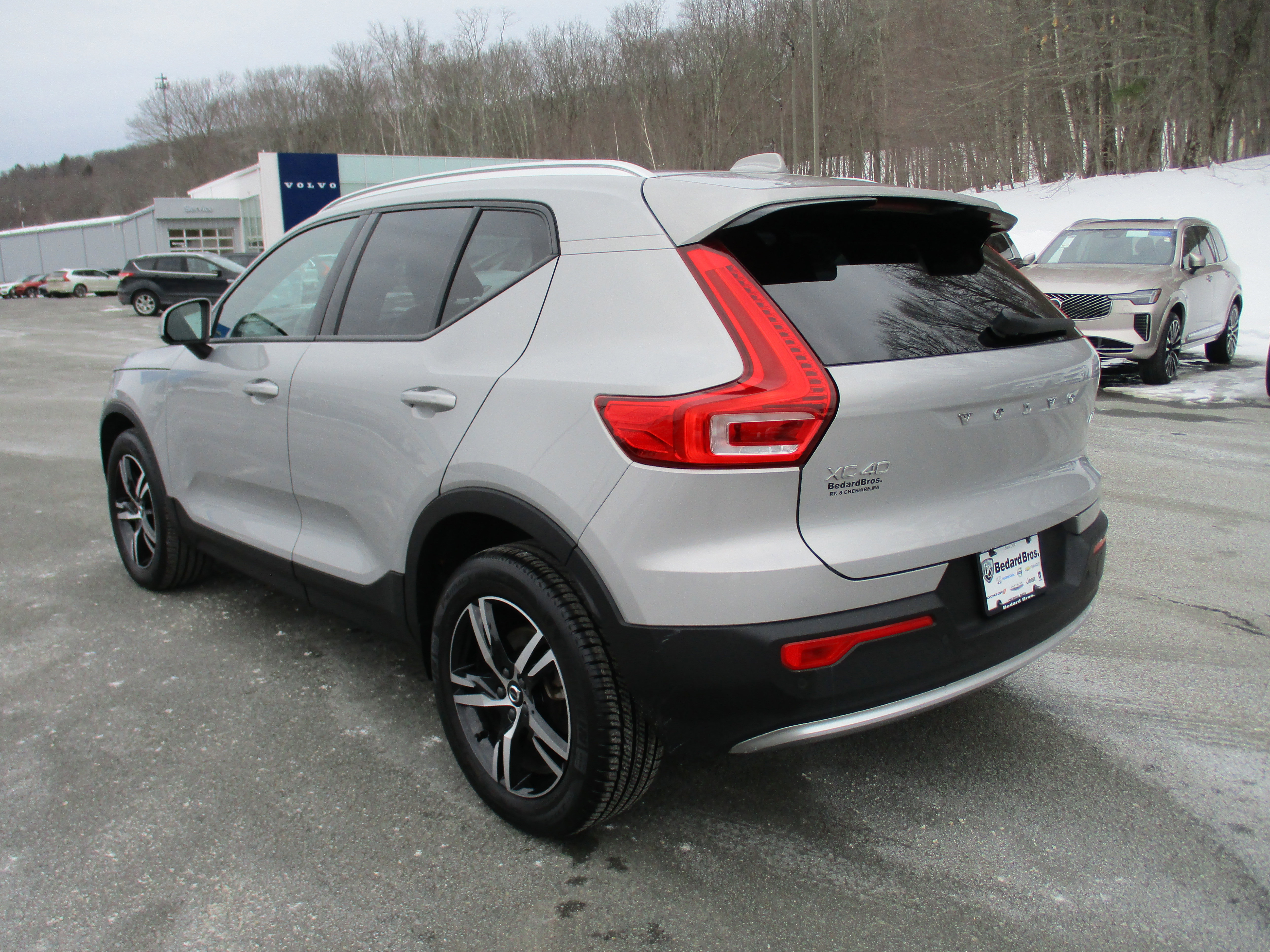 Certified 2023 Volvo XC40 B5 Core w/ Convenience Package image 7
