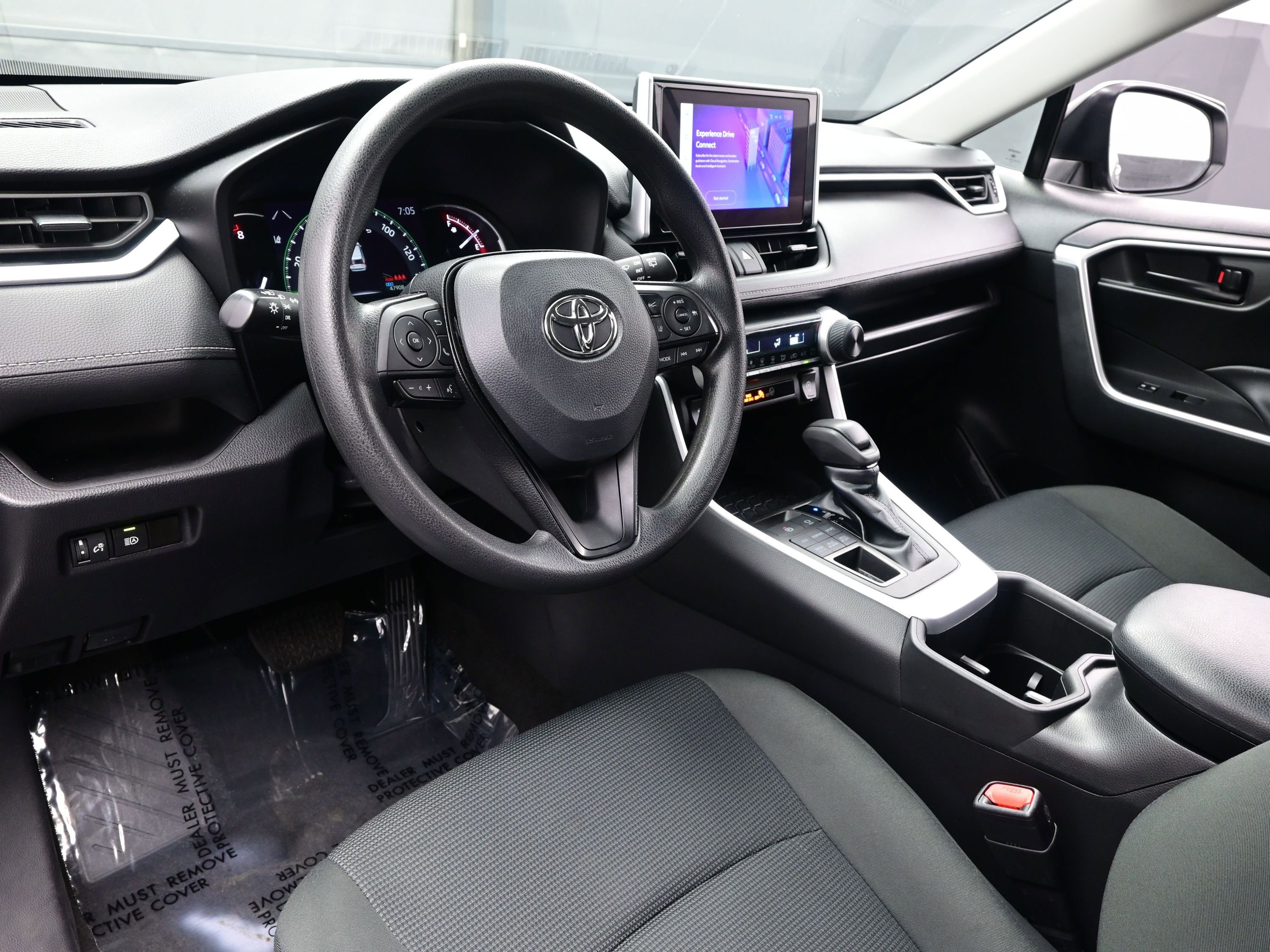 Used 2023 Toyota RAV4 LE image 12