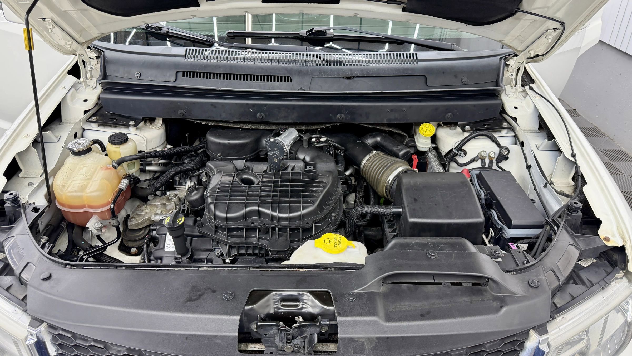 Used 2015 Dodge Journey SXT w/ Flexible Seating Group image 23