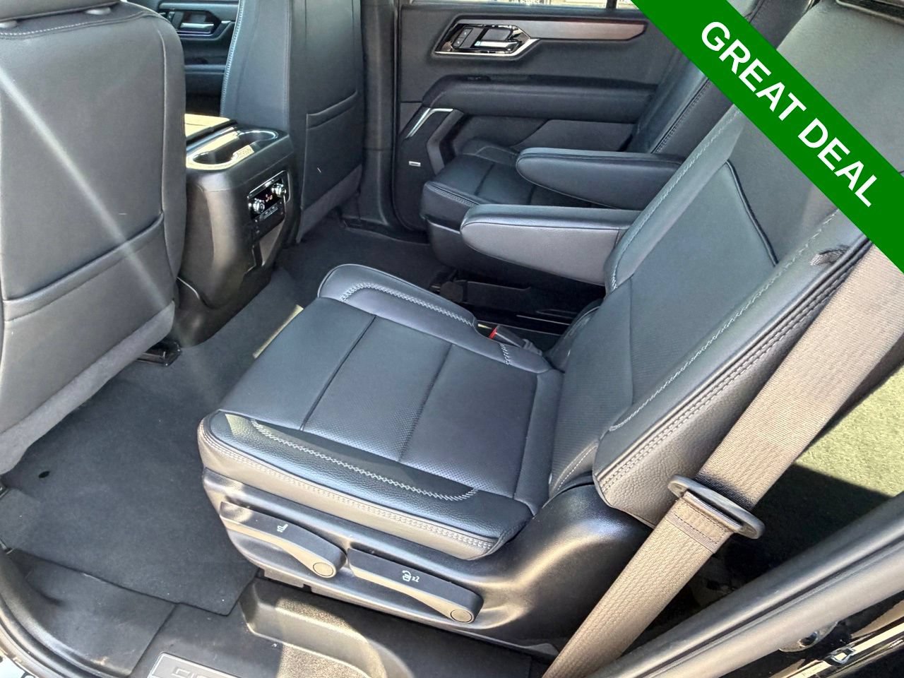 Used 2025 GMC Yukon Denali AWD/4WD image 34