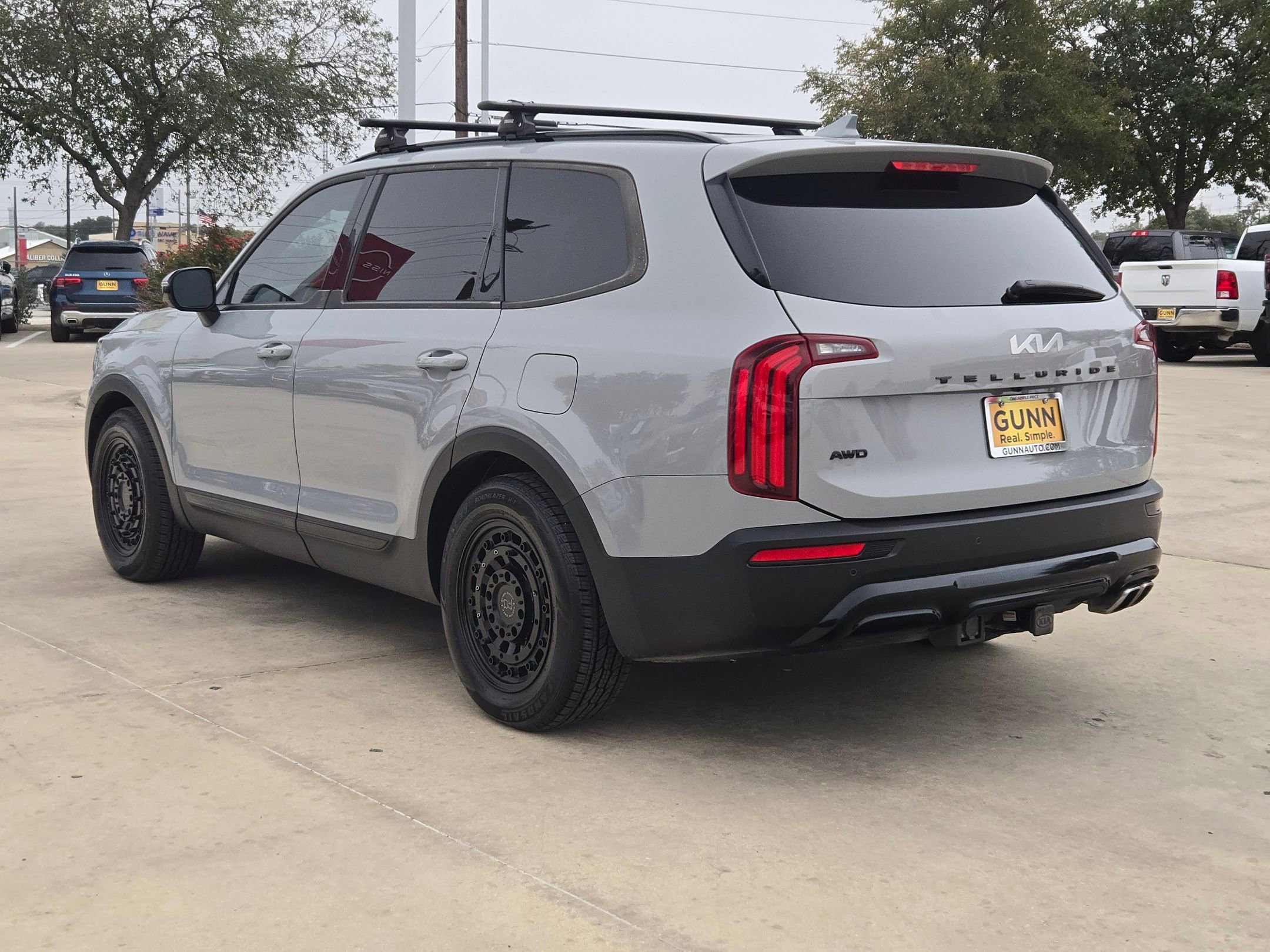 Used 2022 Kia Telluride SX w/ SX Prestige Package image 5