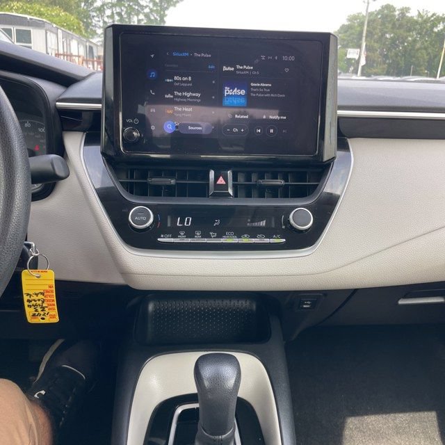 Used 2023 Toyota Corolla LE FWD image 5