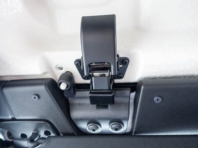 New 2025 Jeep Wrangler Sahara AWD/4WD image 32