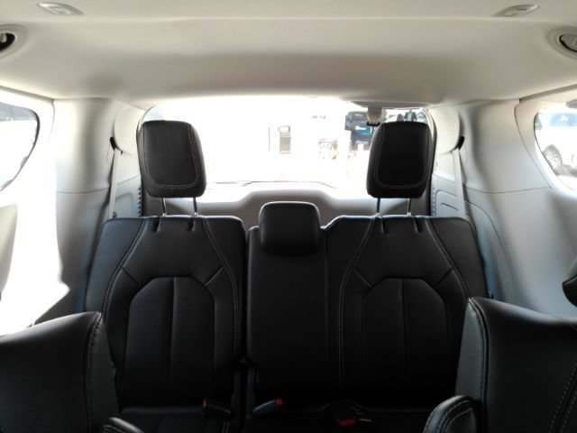 Used 2024 Chrysler Pacifica Limited FWD image 38