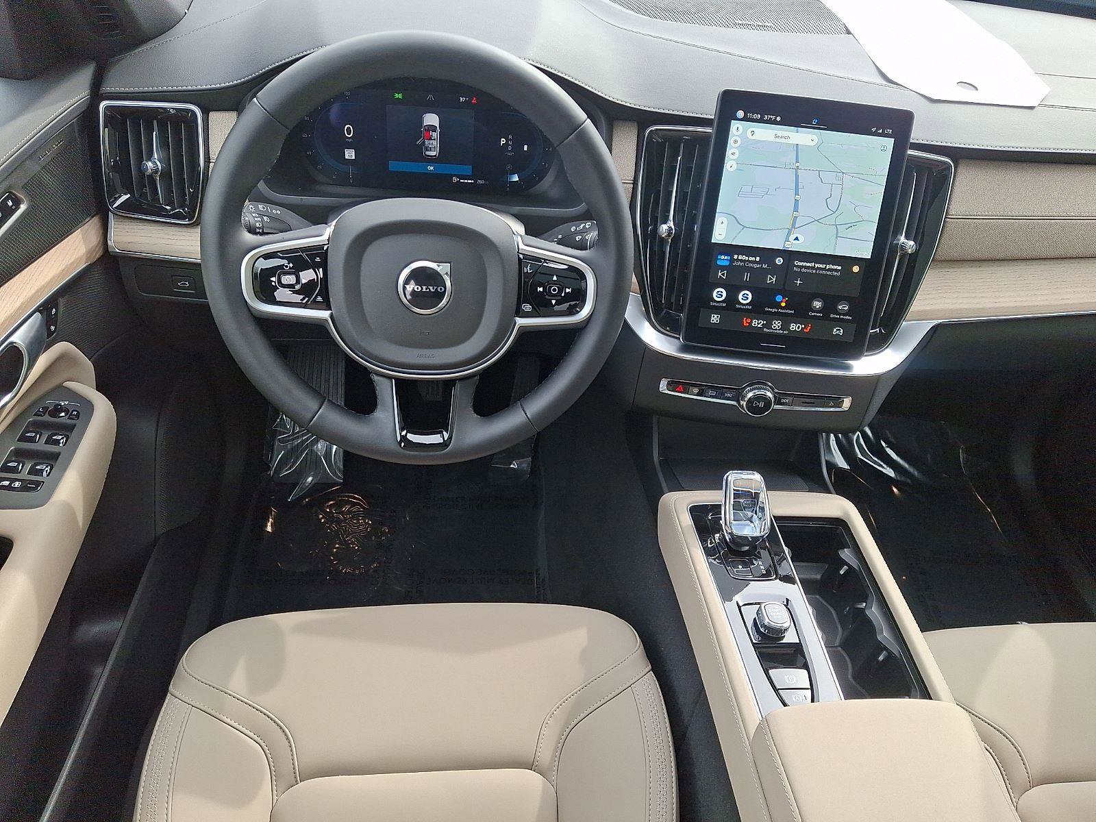 Certified 2025 Volvo XC90 B6 Plus image 13