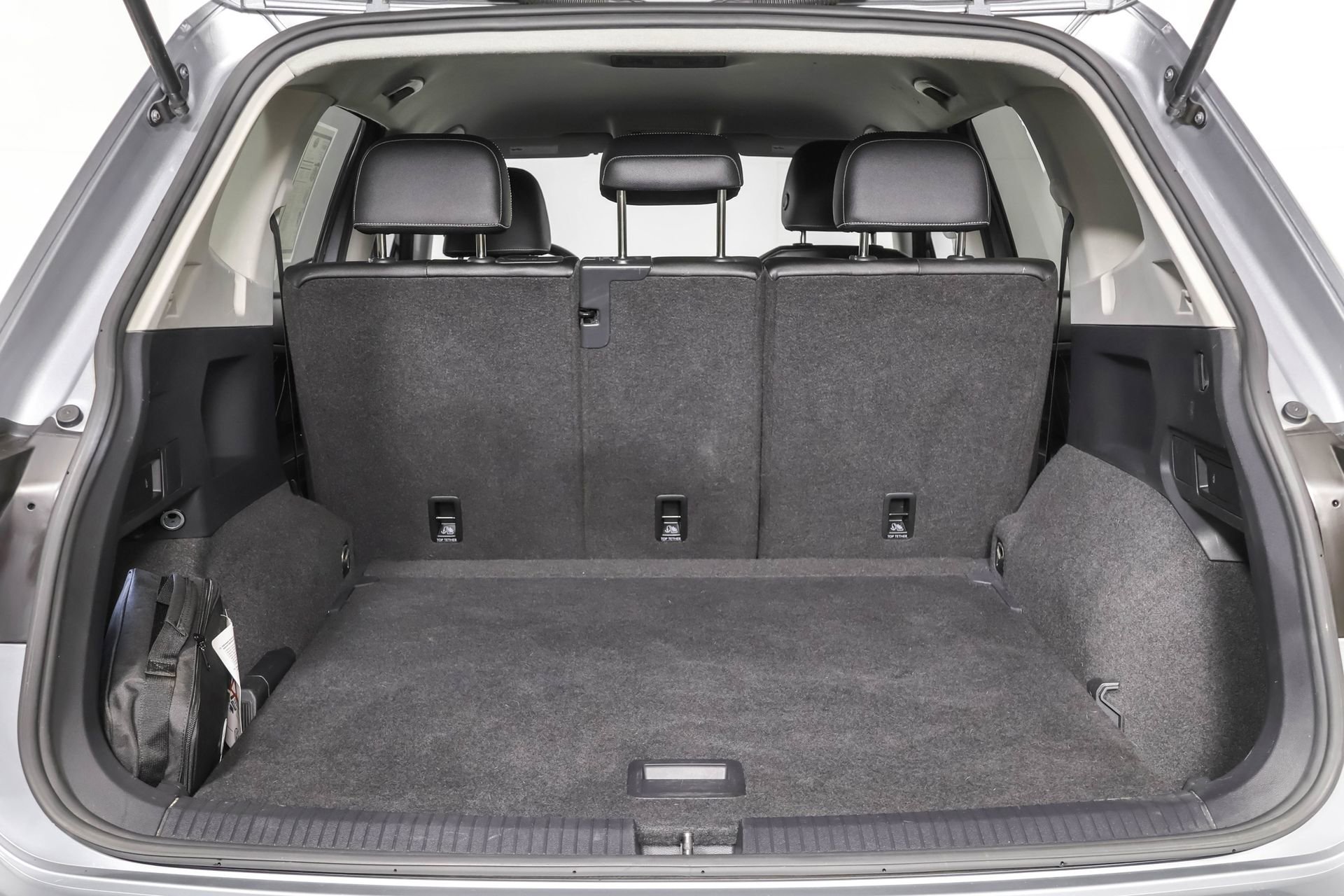 Used 2023 Volkswagen Tiguan SE image 39