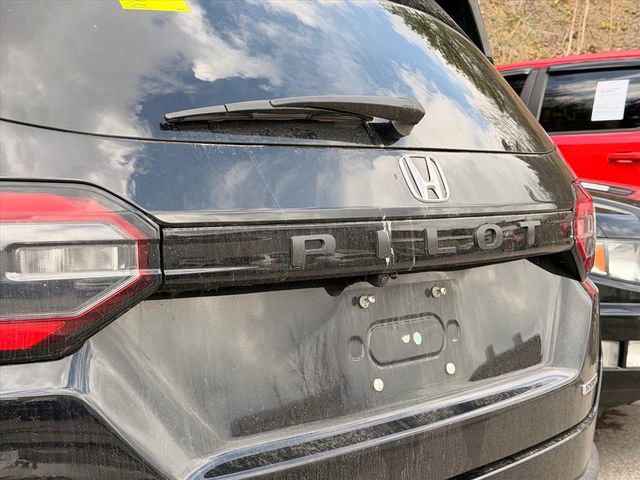 Used 2024 Honda Pilot Touring image 7