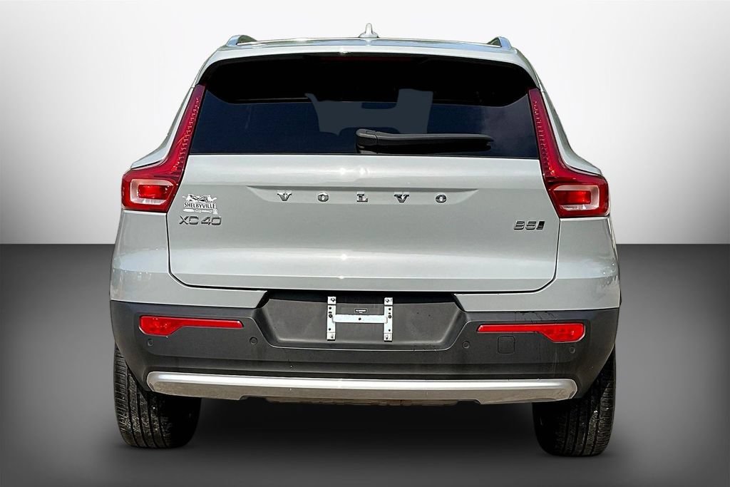 Used 2024 Volvo XC40 B5 Core AWD/4WD image 5