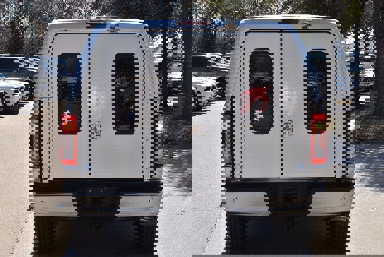 Certified 2022 Ford F150 Lariat w/ Equipment Group 502A High image 9