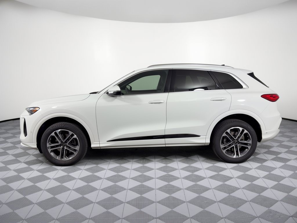 Certified 2025 Audi Q5 Premium w/ Convenience Package AWD/4WD image 2