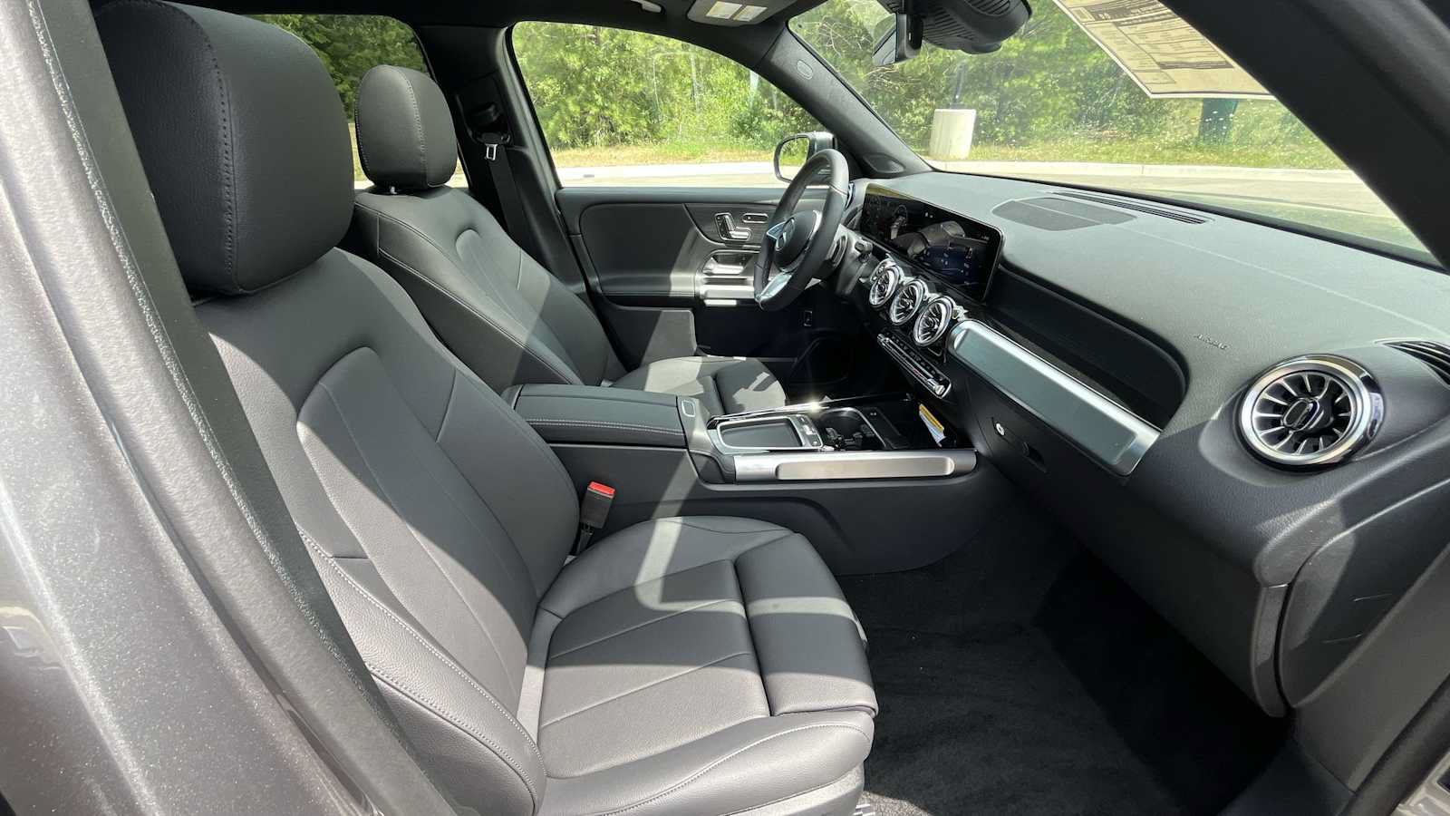New 2026 Mercedes-Benz GLB 250 4MATIC image 11