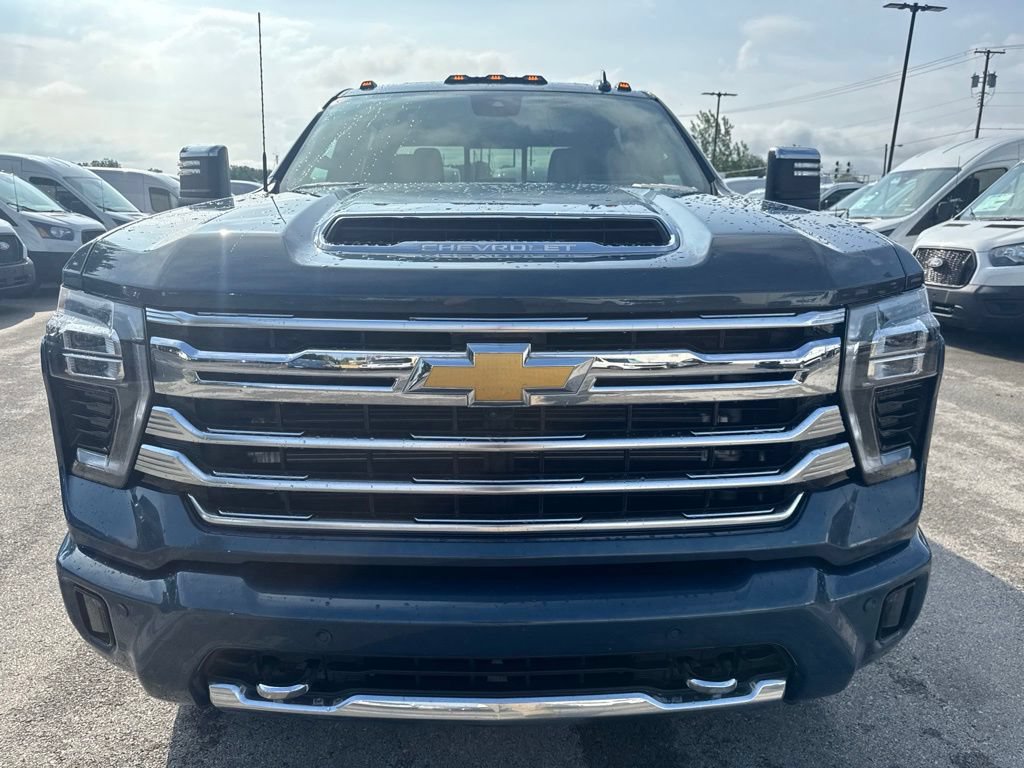 Used 2026 Chevrolet Silverado 2500 High Country w/ Technology Package AWD/4WD image 9