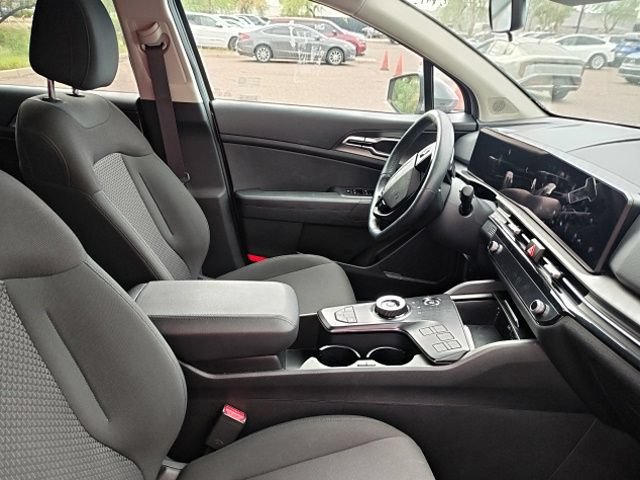 Used 2026 Kia Sportage LX FWD image 7