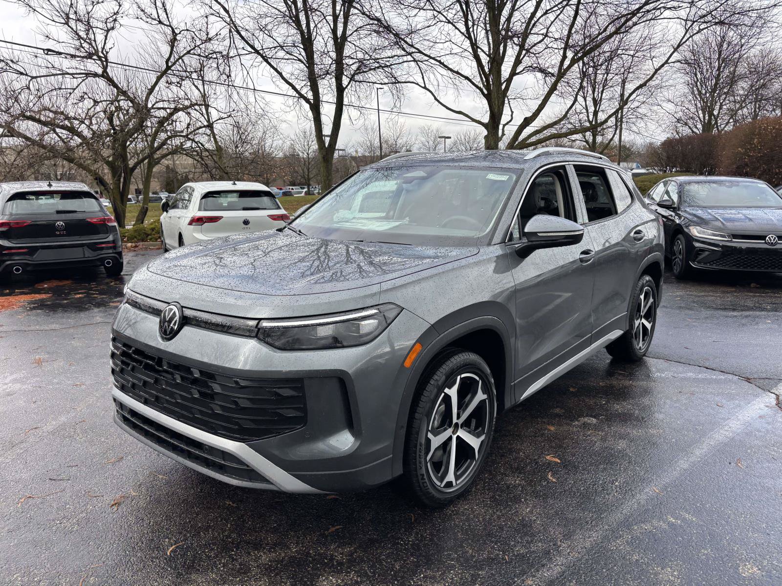 New 2026 Volkswagen Tiguan SE AWD/4WD image 3