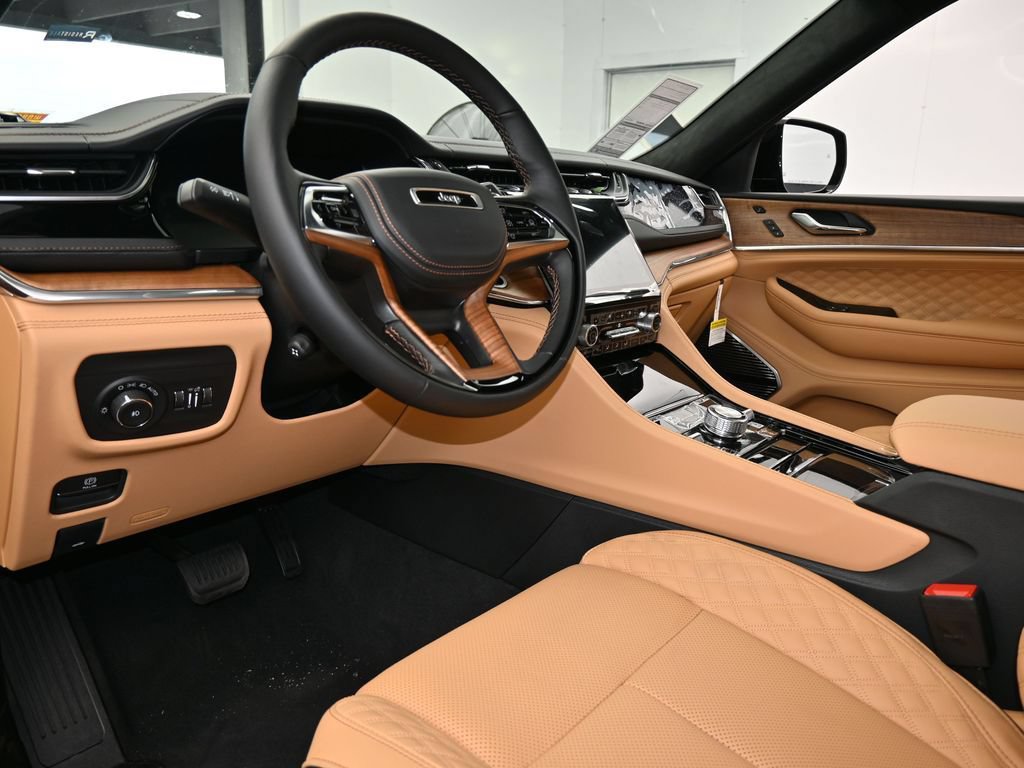 New 2025 Jeep Grand Cherokee Summit AWD/4WD image 13