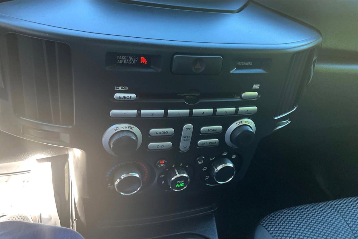 Used 2011 Mitsubishi Endeavor LS AWD/4WD image 14