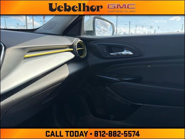 Used 2025 Chevrolet Trax LT w/ Driver Confidence Package image 33