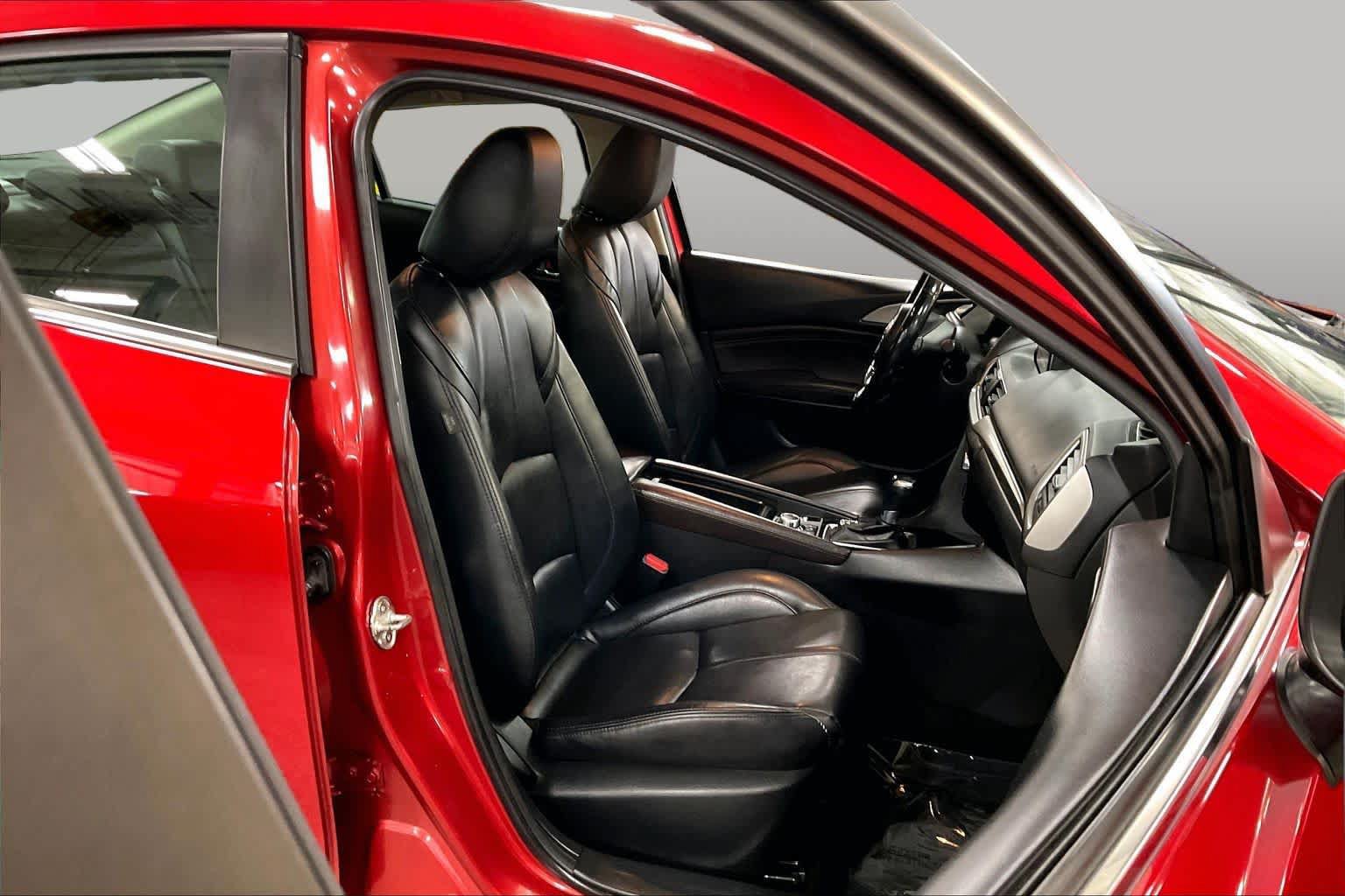 Used 2018 MAZDA MAZDA3 Touring FWD image 9