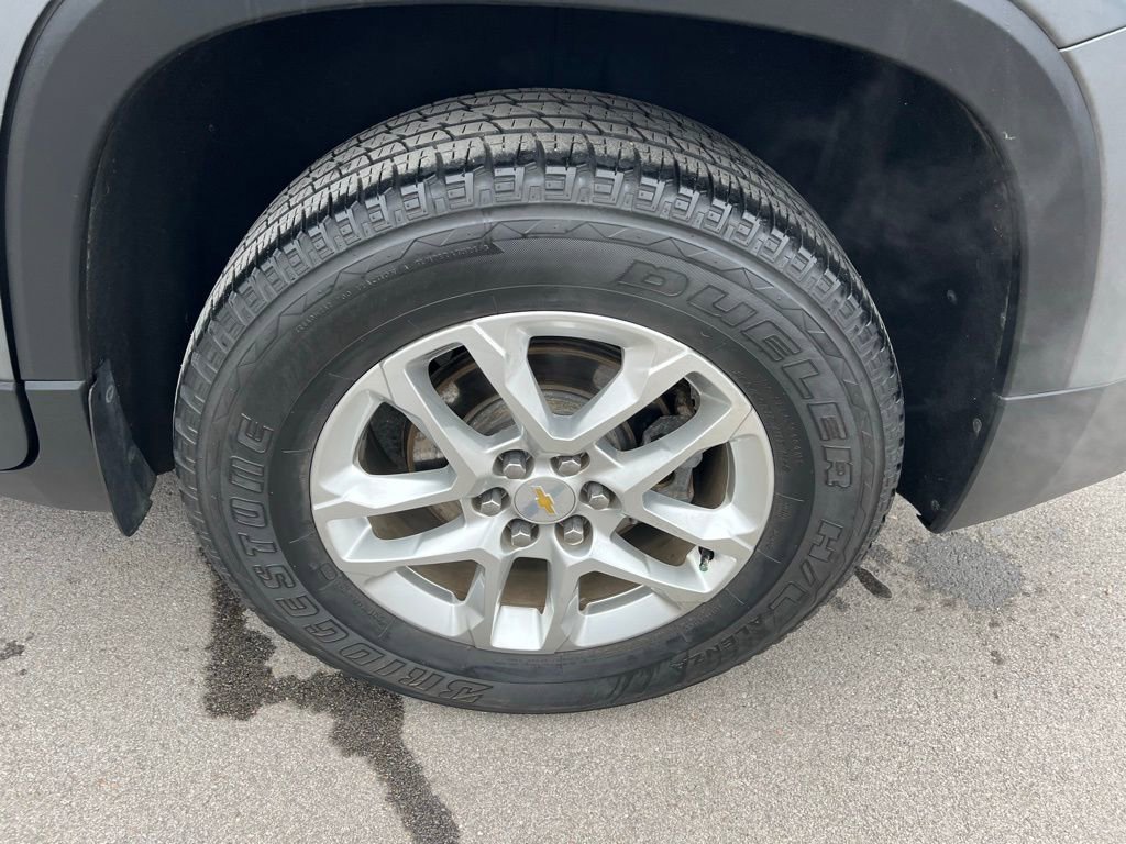 Used 2020 Chevrolet Traverse LT image 14