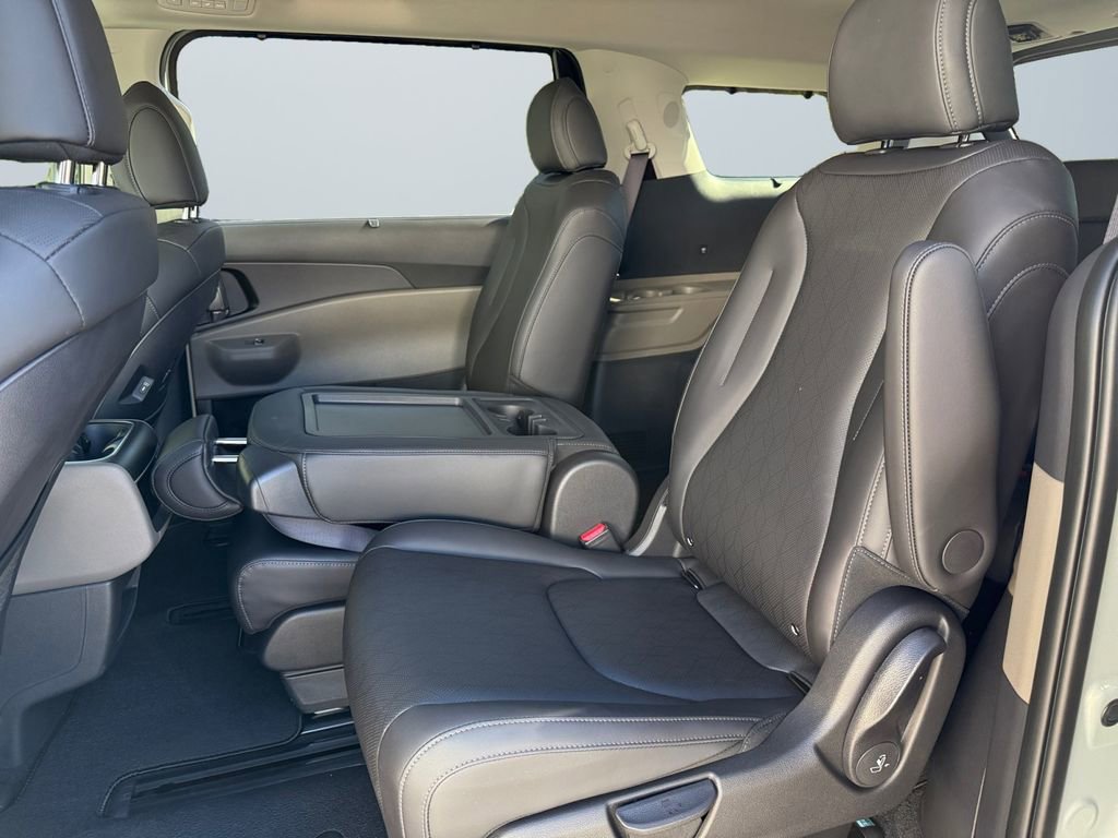New 2026 Kia Carnival EX image 13