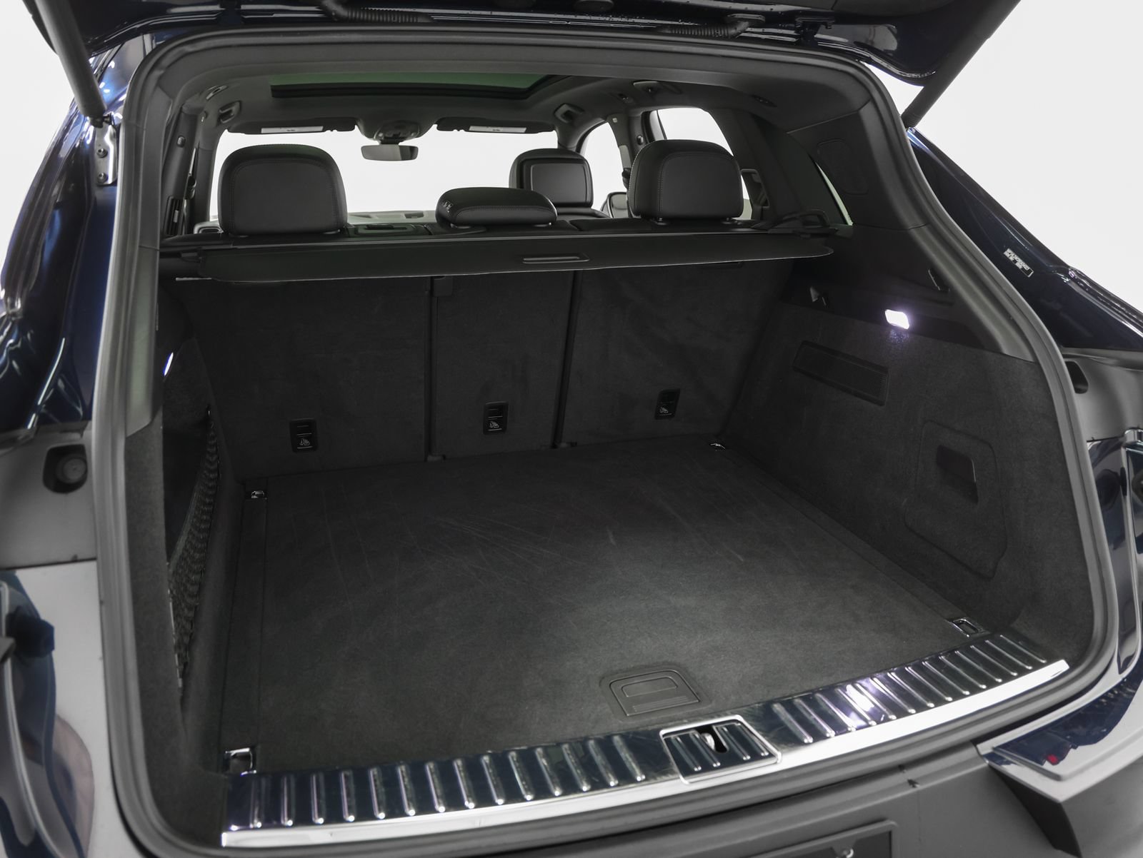 Certified 2024 Porsche Cayenne S w/ Premium Package Plus AWD/4WD image 19