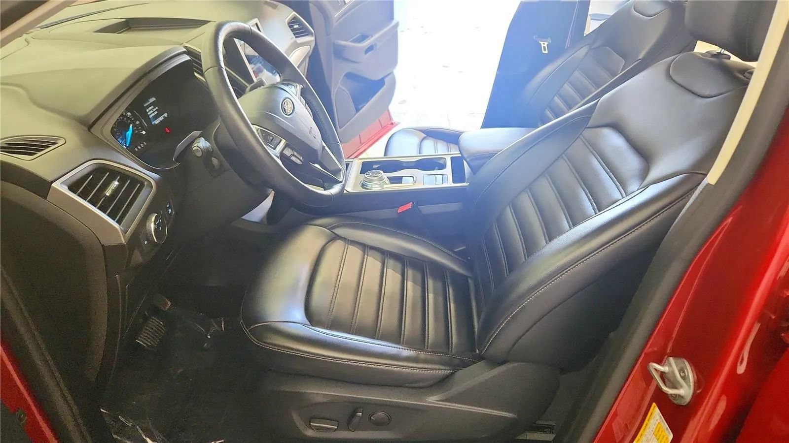 Used 2022 Ford Edge SEL w/ Convenience Package AWD/4WD image 24