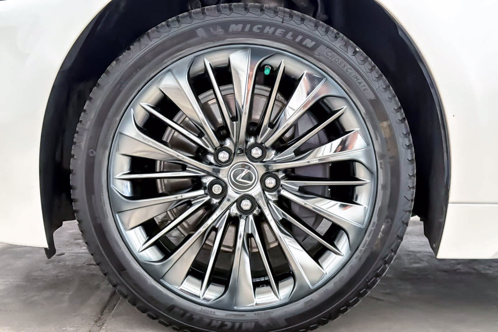 Used 2018 Lexus LS 500 AWD w/ Interior Upgrade Package image 26