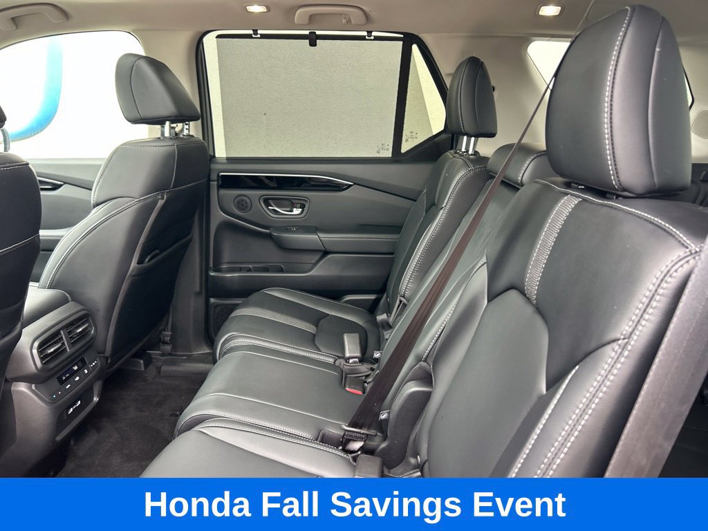 Used 2023 Honda Pilot Touring image 13