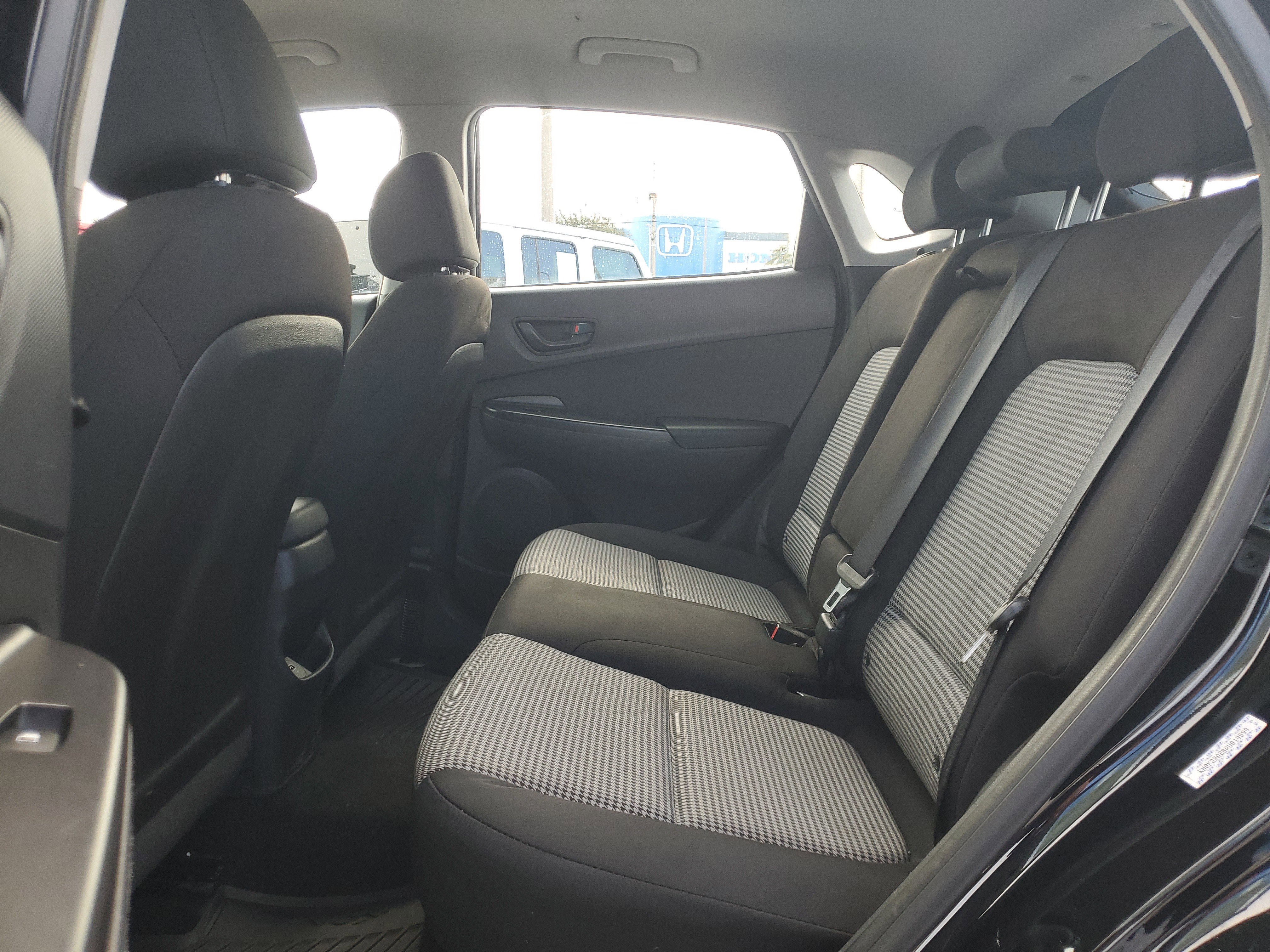 Used 2023 Hyundai Kona SE image 16