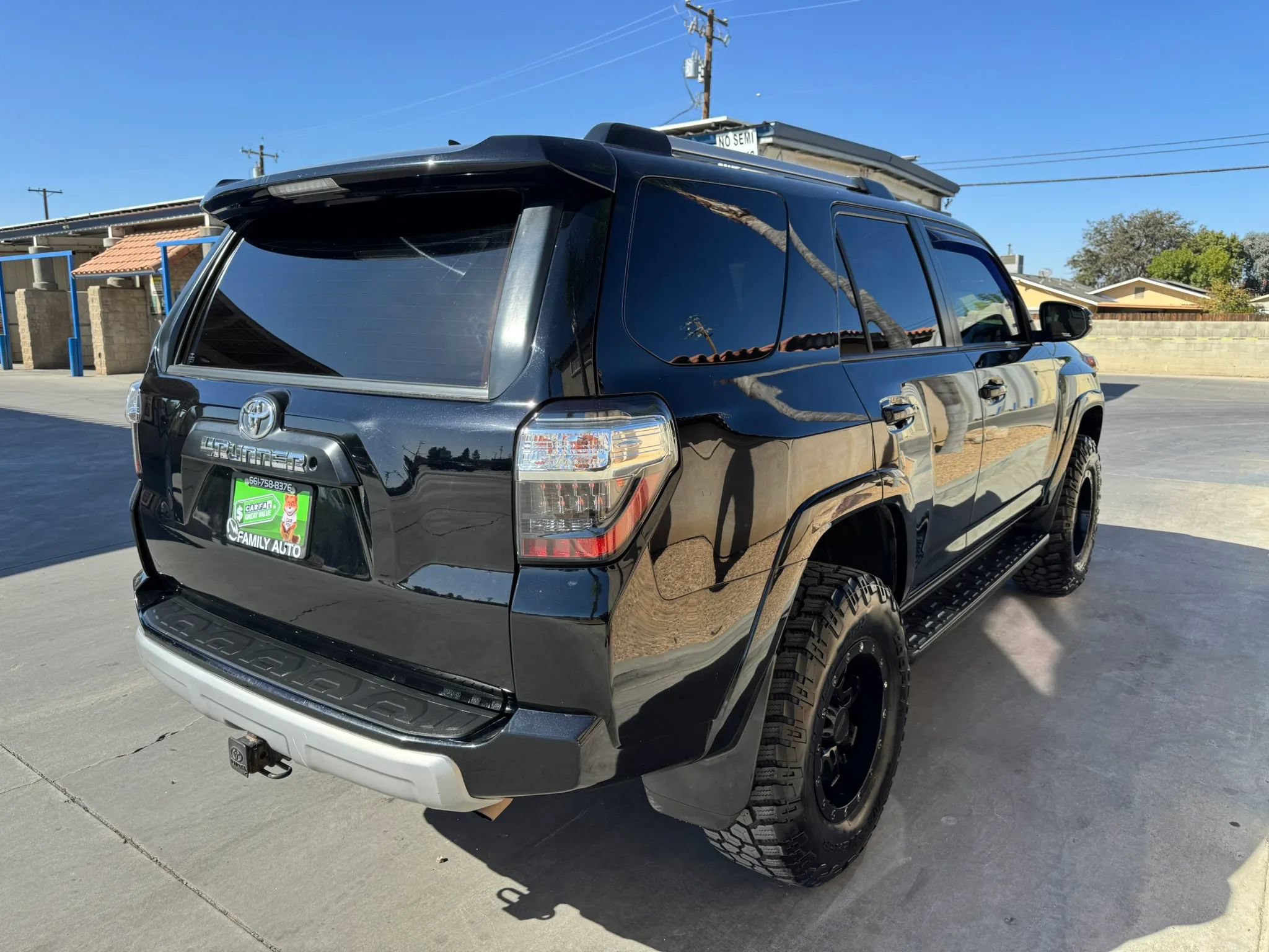 Used 2015 Toyota 4Runner SR5 AWD/4WD image 6