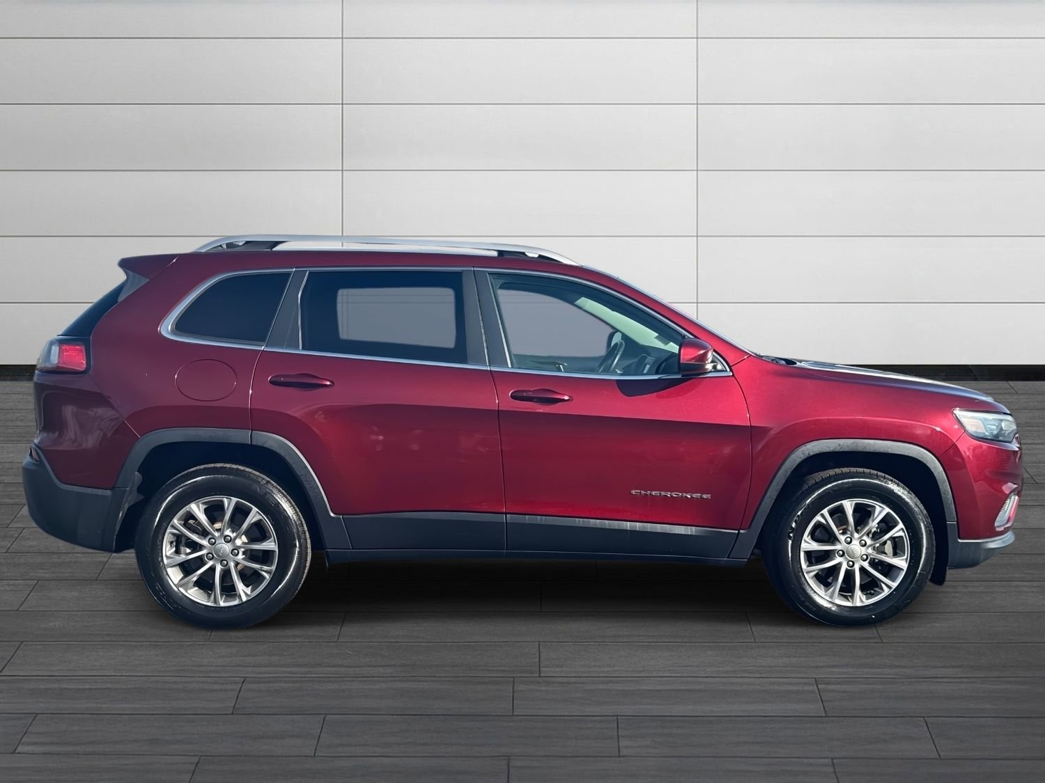 Used 2019 Jeep Cherokee Latitude Plus image 3
