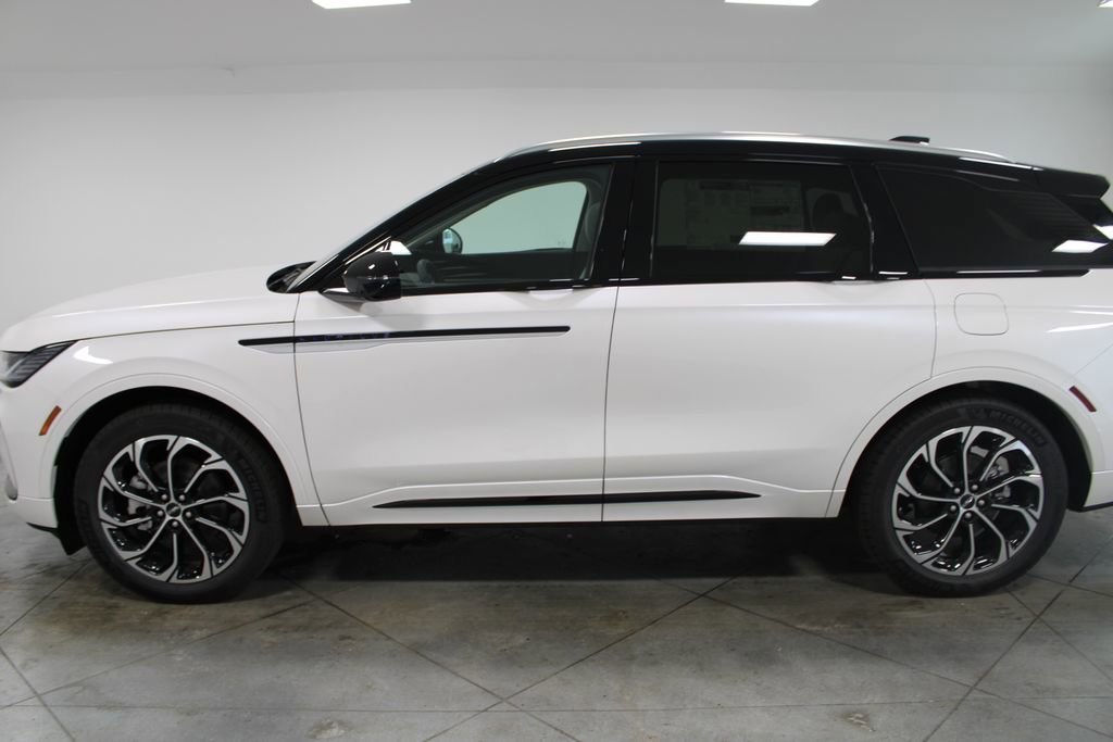 New 2026 Lincoln Nautilus Reserve image 5