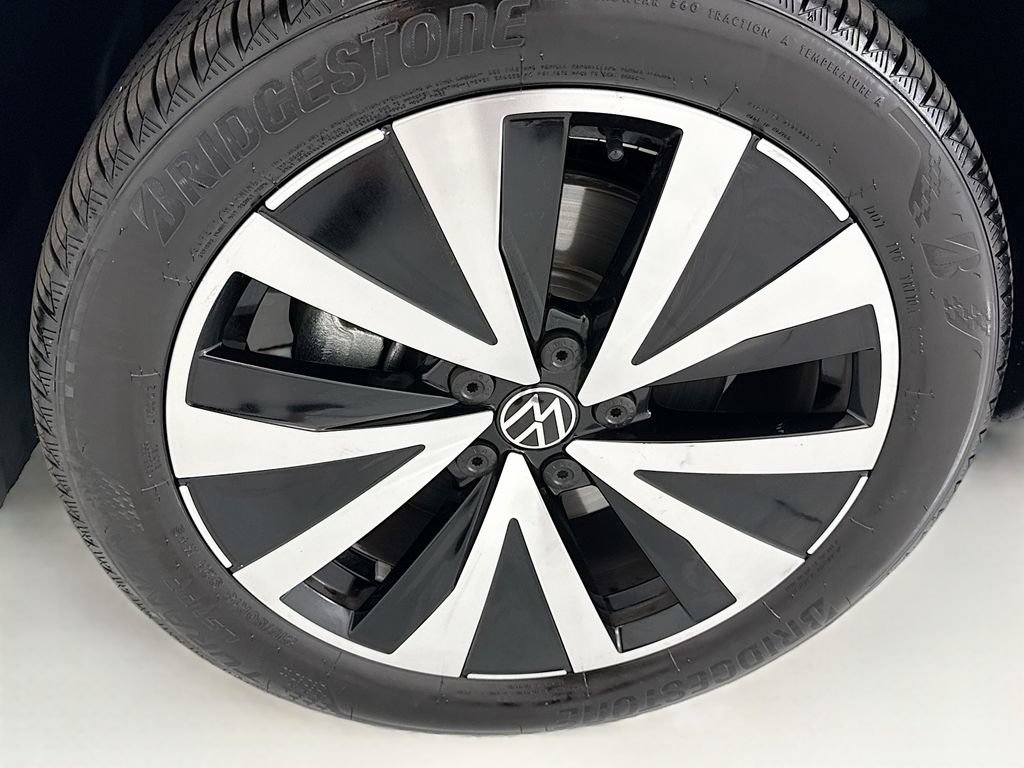 Used 2022 Volkswagen Taos SE FWD image 28