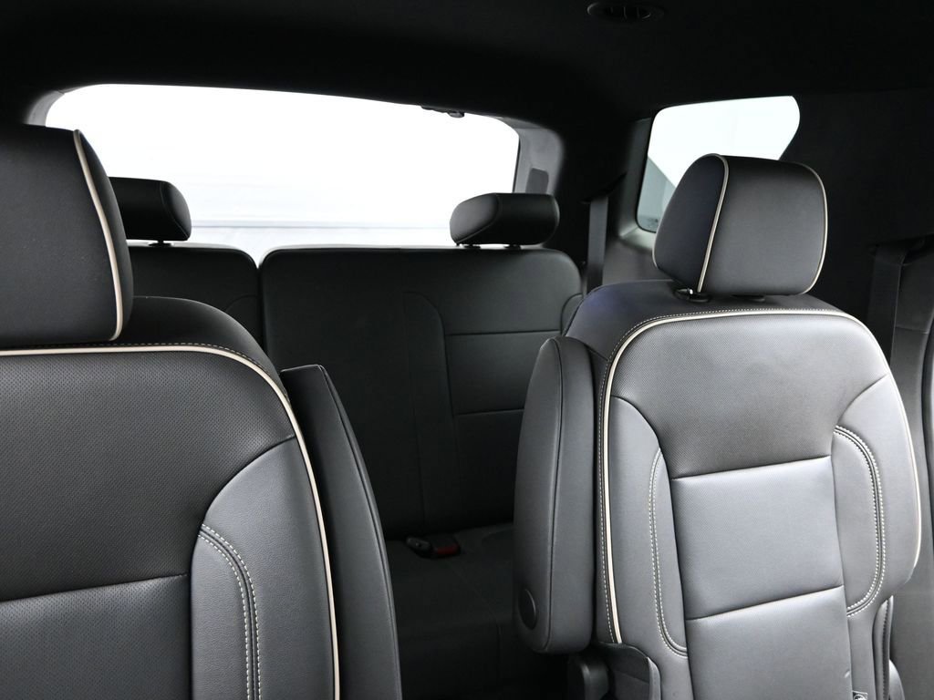Used 2023 Chevrolet Traverse Premier image 26