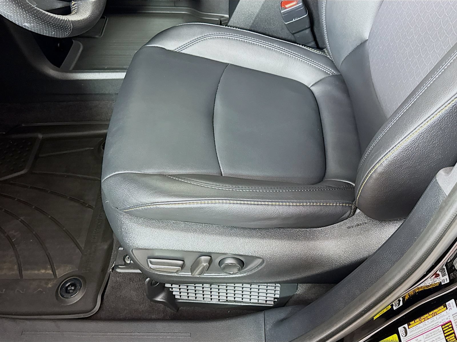 Certified 2022 Toyota Sienna XLE Woodland Edition AWD/4WD image 18
