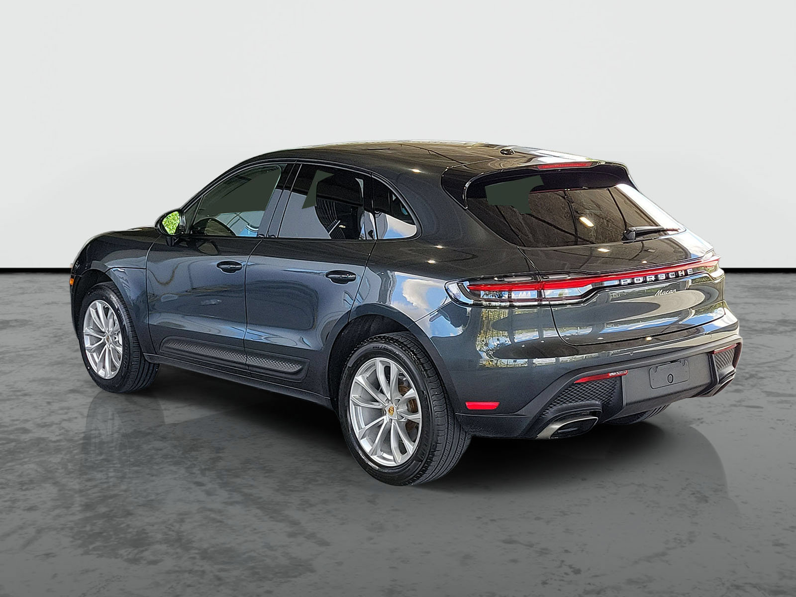 Used 2023 Porsche Macan Turbo AWD/4WD image 3