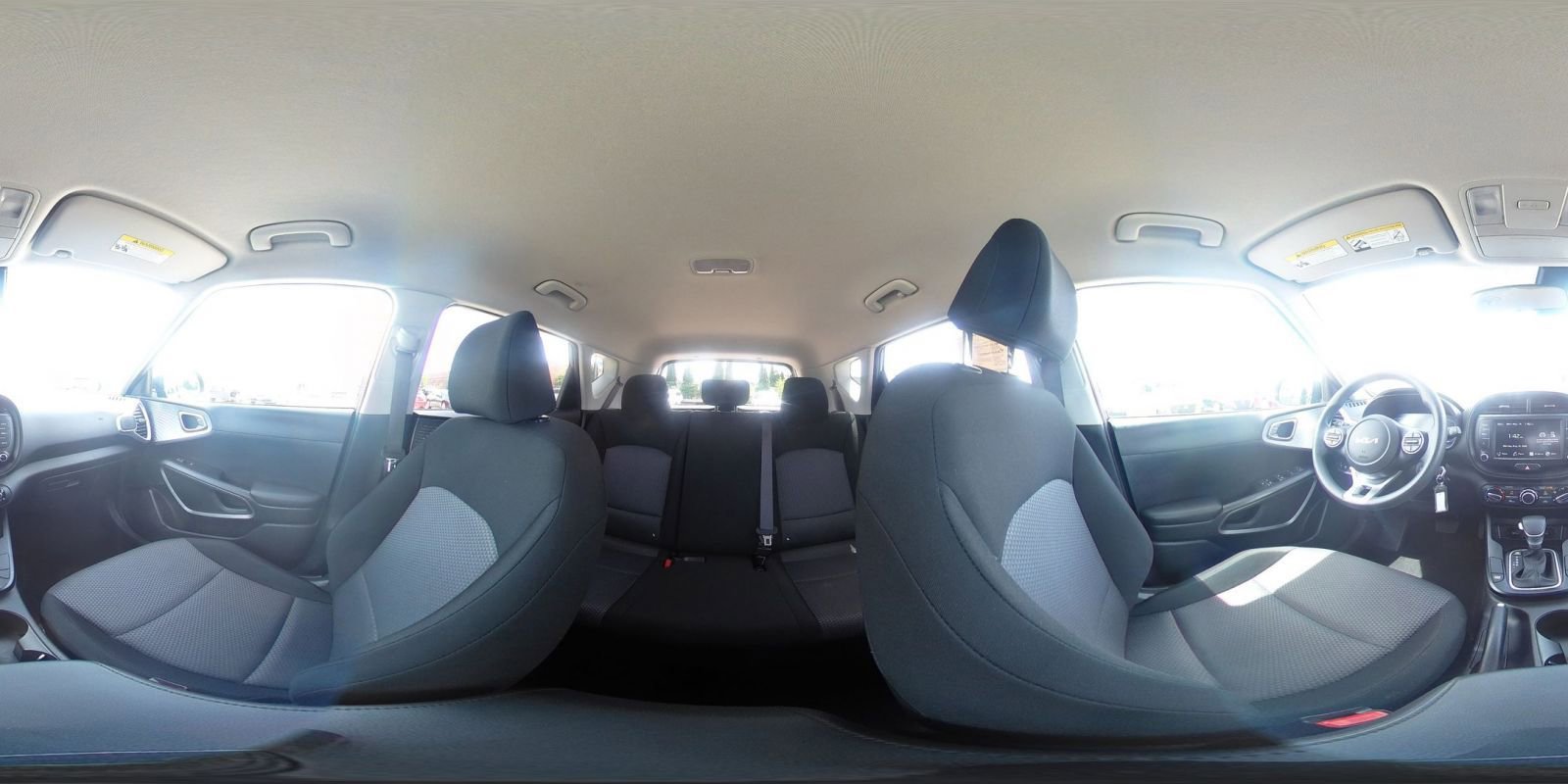 Used 2025 Kia Soul LX w/ LX Technology Package FWD image 40