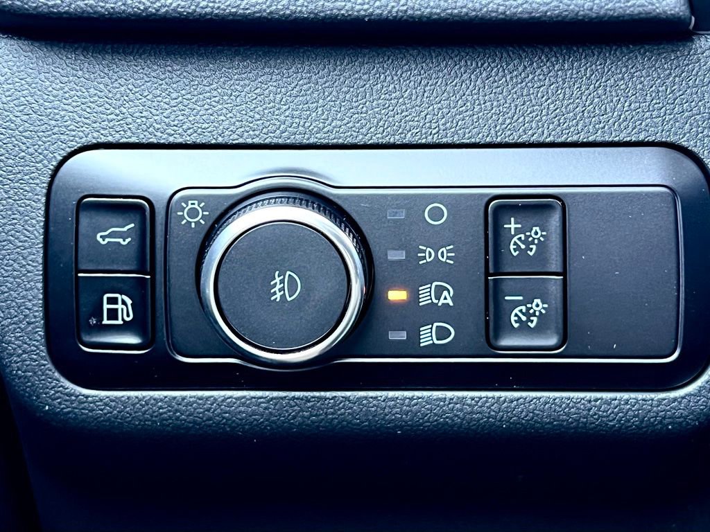 New 2025 Ford Escape SE image 19